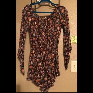 Floral Romper. Flare arms